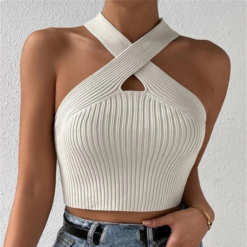 Rippstrick Cross-Neck Crop Top – Sexy Rückenfreies Stricktop mit Cut-Out Design
